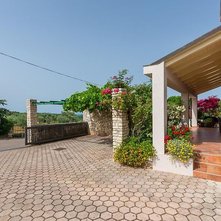 Villa Mare روفينج المظهر الخارجي الصورة